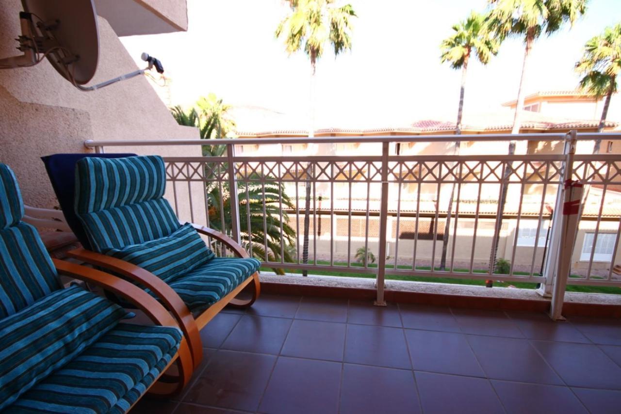 Two bedroom apartment in beachfront complex with pool in Playa de Las Américas. Exterior foto