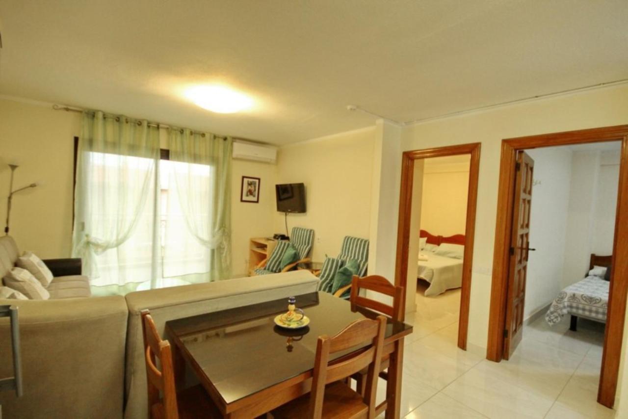 Two bedroom apartment in beachfront complex with pool in Playa de Las Américas. Exterior foto