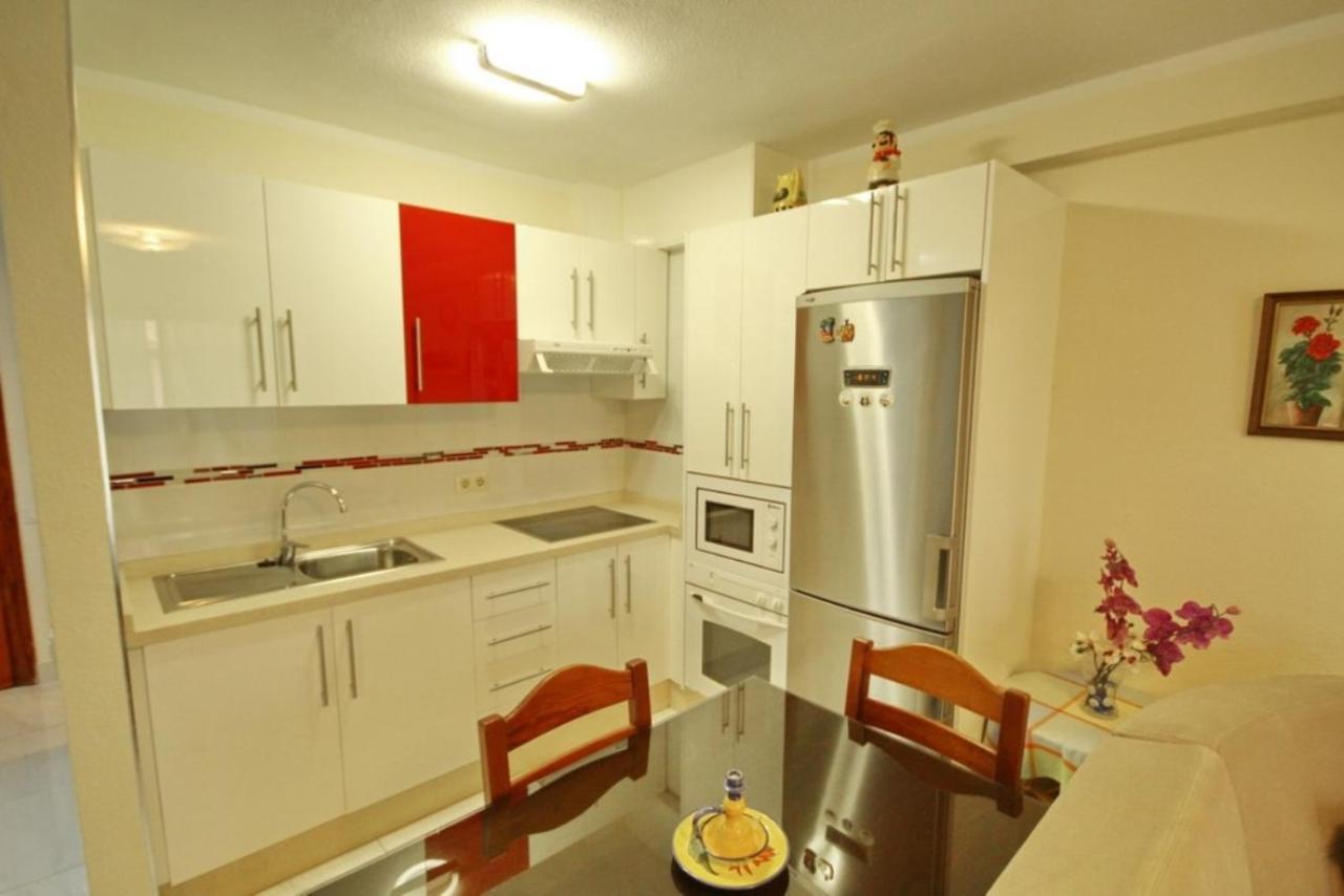 Two bedroom apartment in beachfront complex with pool in Playa de Las Américas. Exterior foto