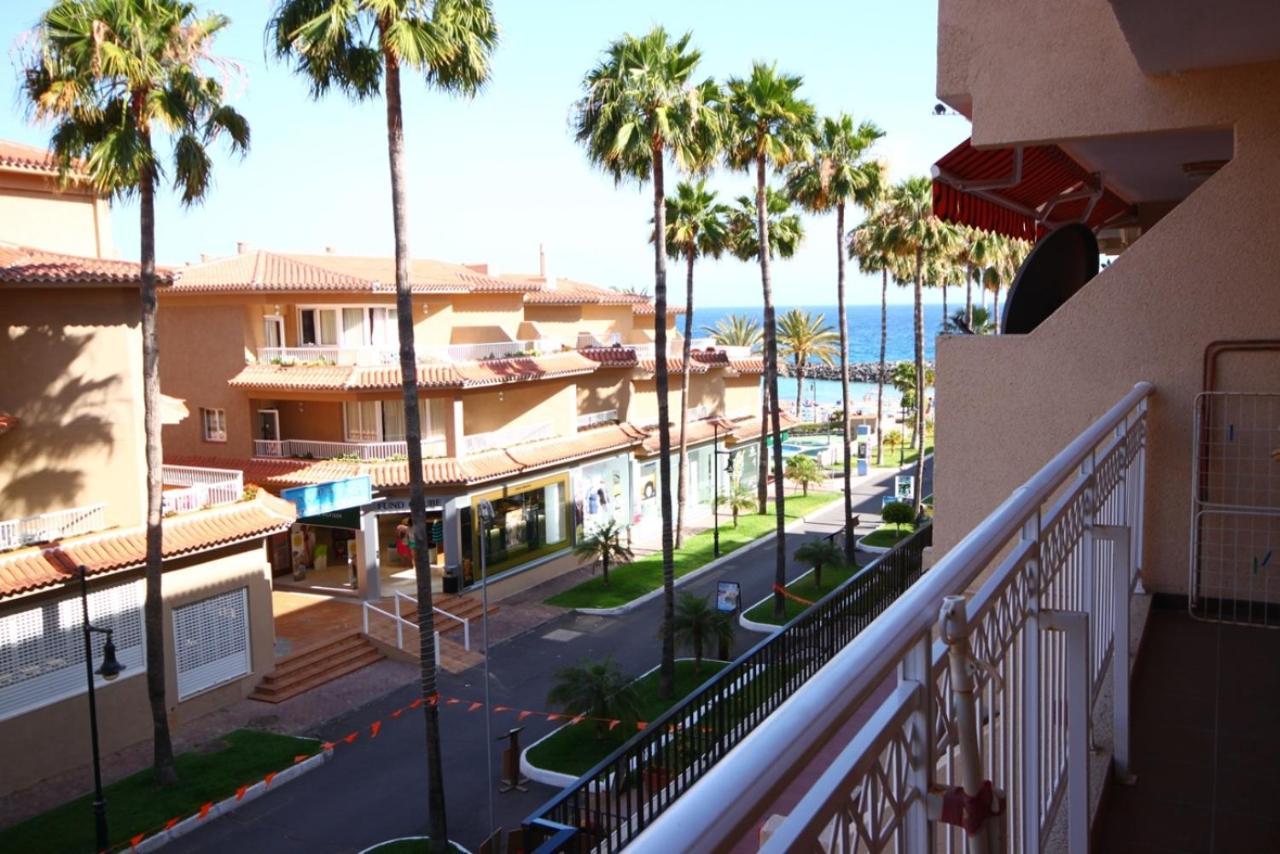 Two bedroom apartment in beachfront complex with pool in Playa de Las Américas. Exterior foto